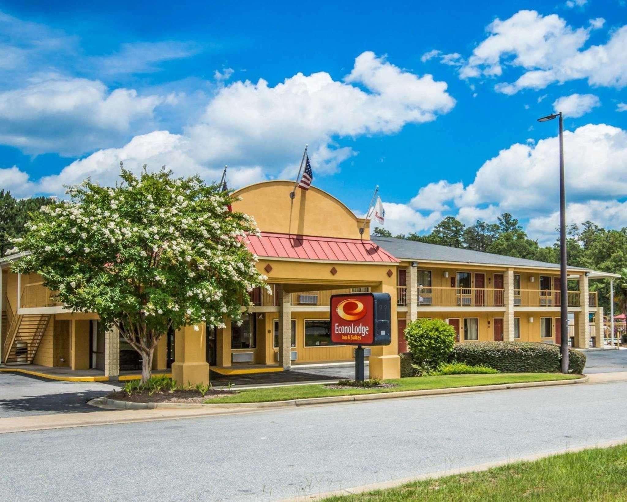 Econo Lodge Inn & Suites At Fort Moore Columbus Buitenkant foto