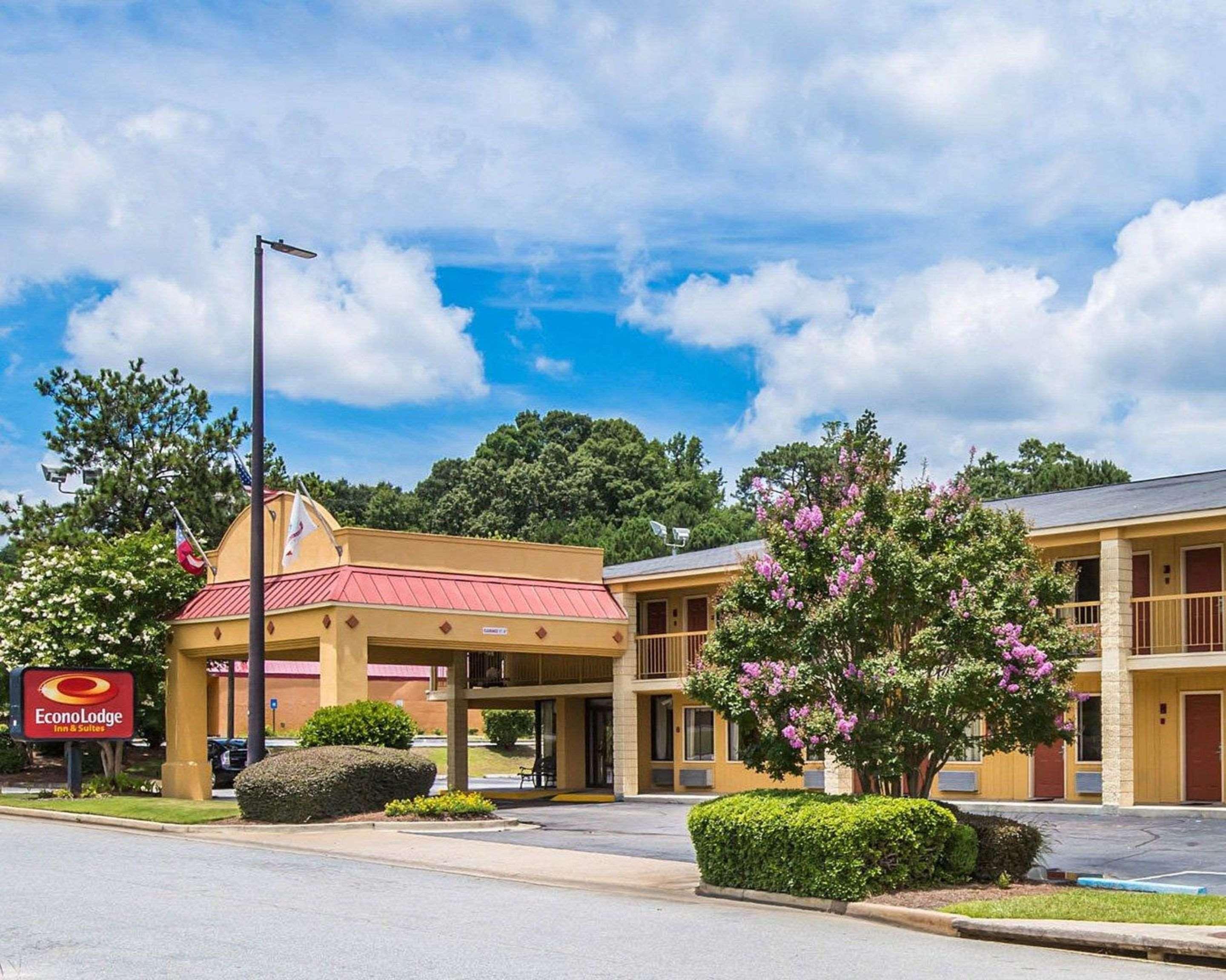 Econo Lodge Inn & Suites At Fort Moore Columbus Buitenkant foto