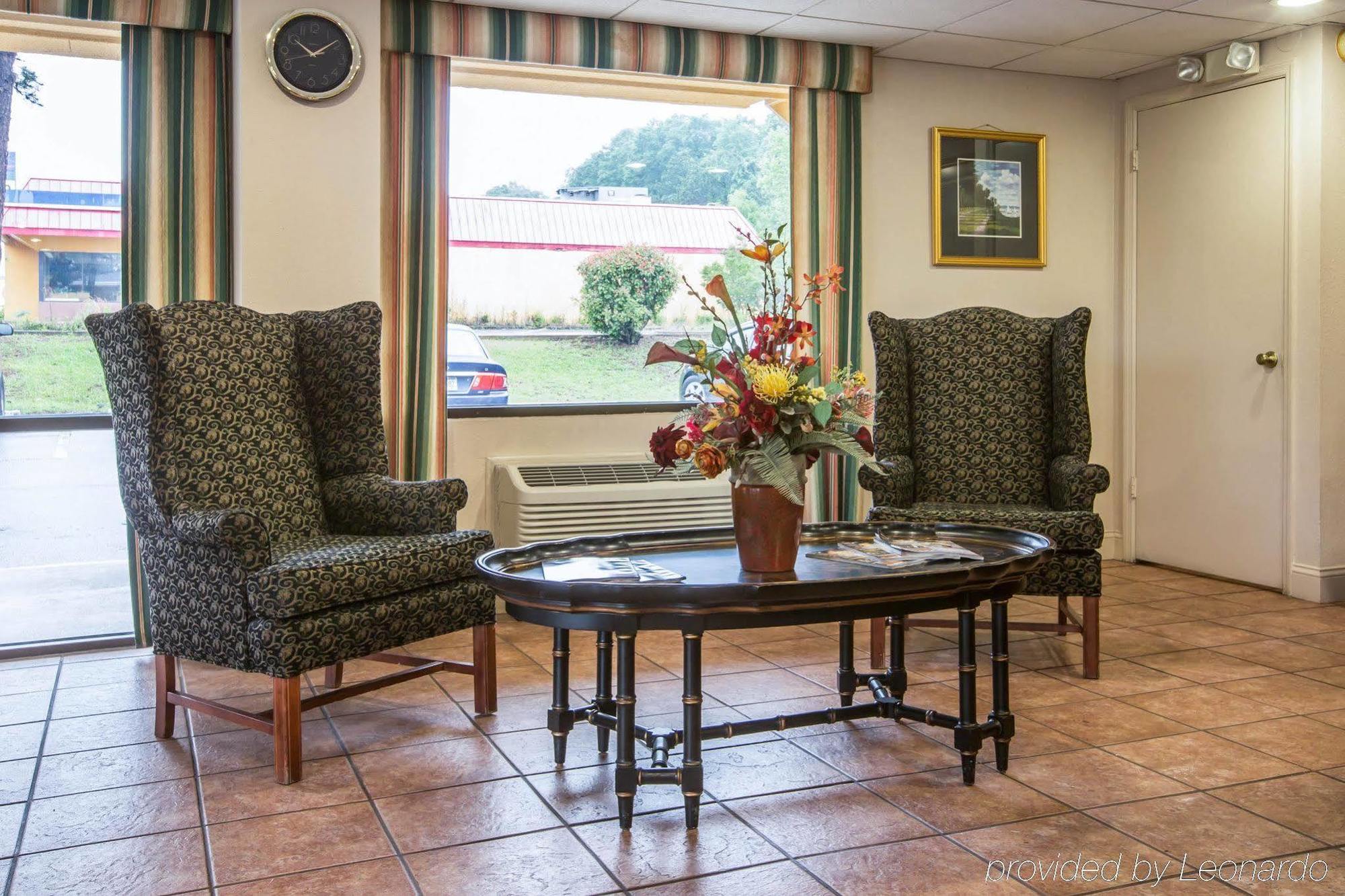 Econo Lodge Inn & Suites At Fort Moore Columbus Buitenkant foto