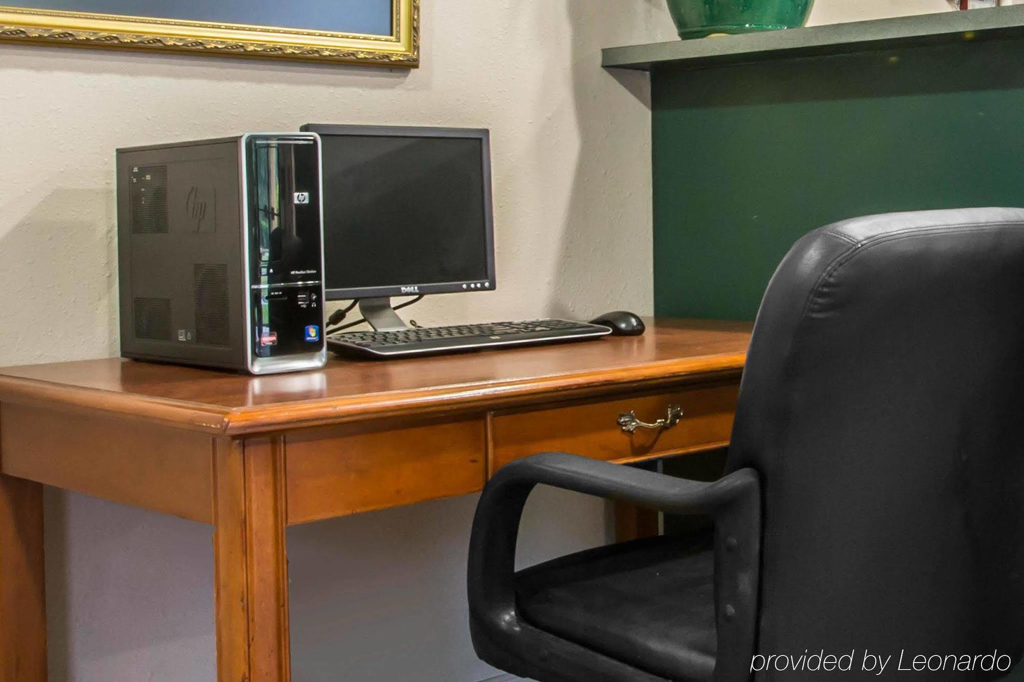 Econo Lodge Inn & Suites At Fort Moore Columbus Buitenkant foto